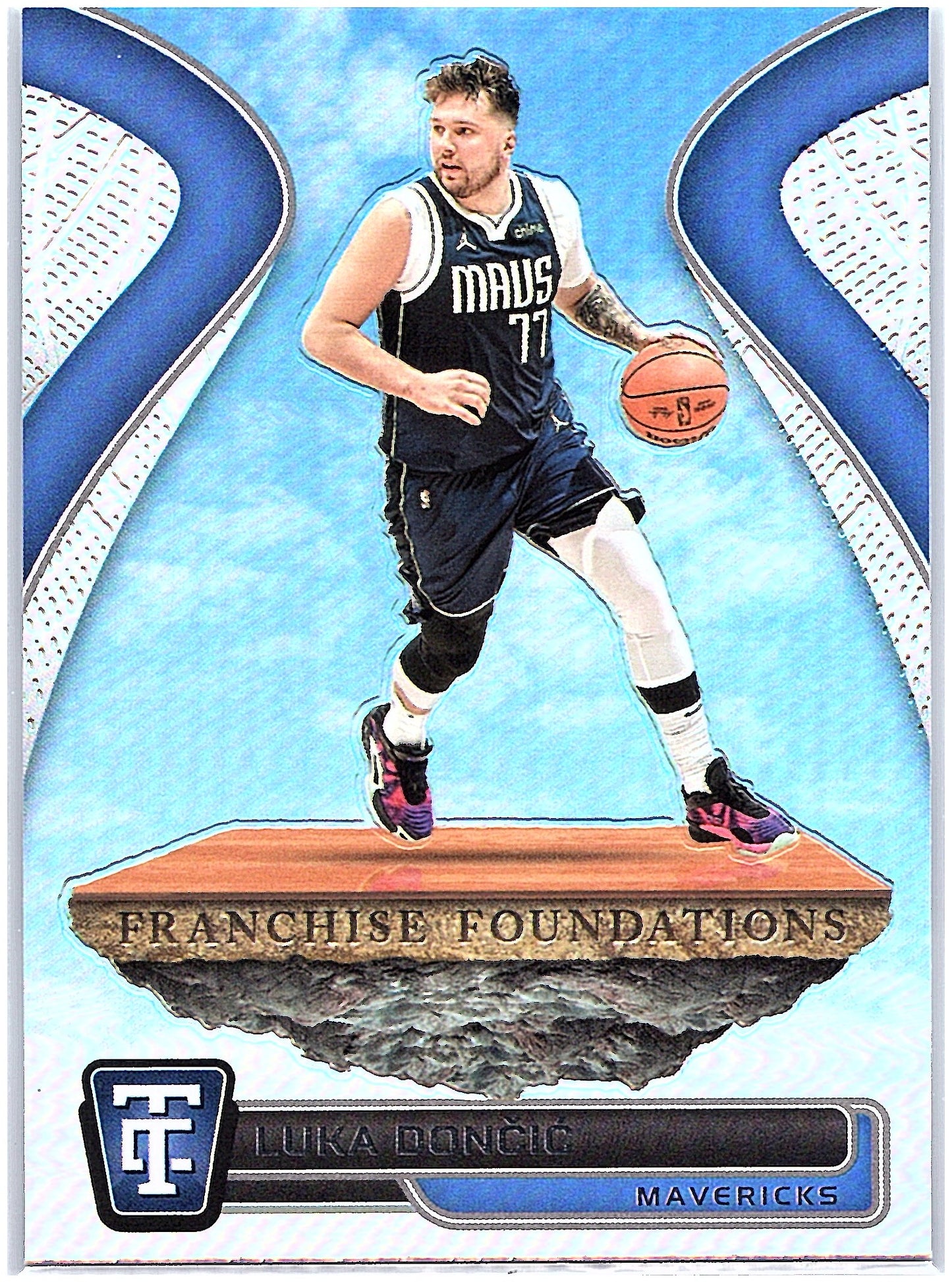 2024-25 Panini Totally Certified #25 Luka Doncic Franchise Foundations Mirror